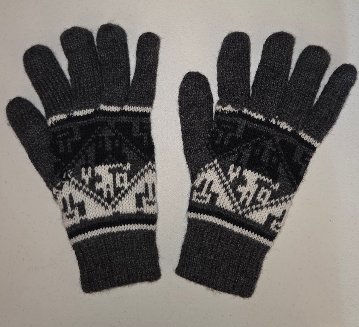 Peruvian Alpaca Gloves charcoal  black, white Adult
